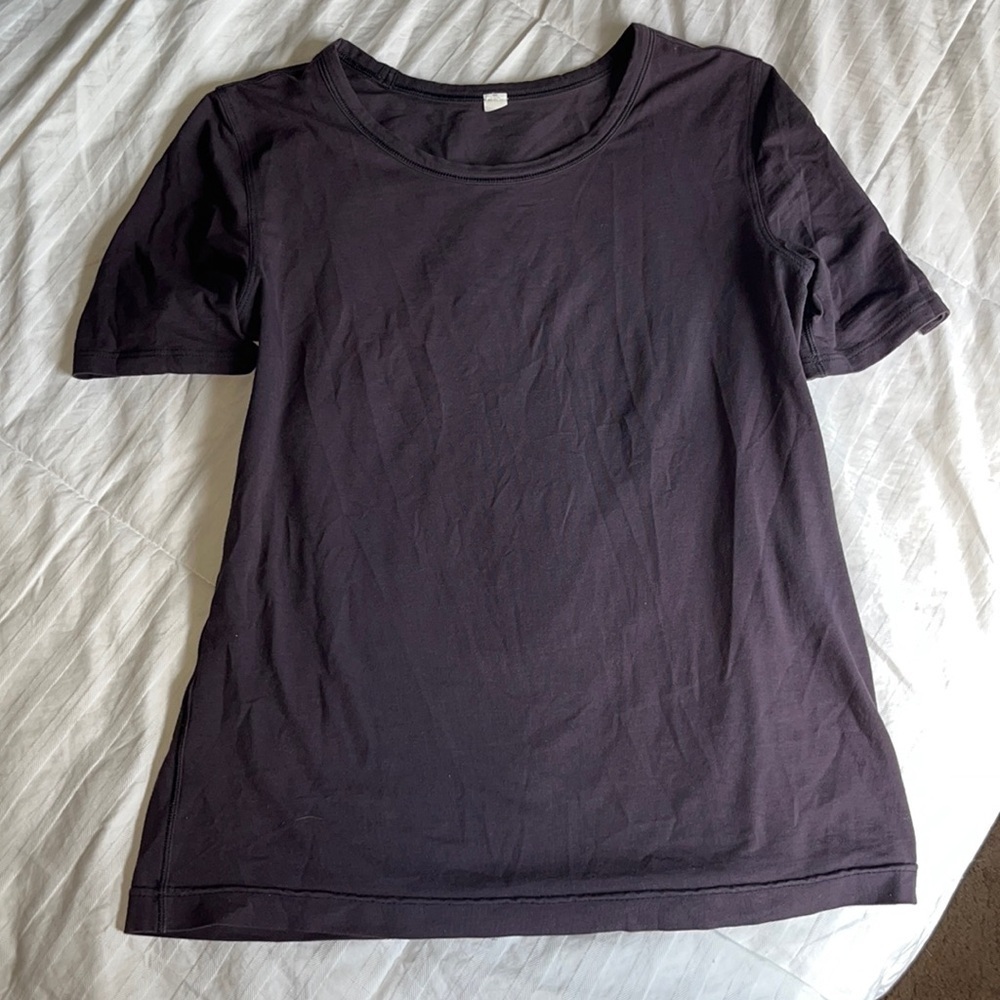 Lululemon Love Tee Crew II
Boysenberry 🫐🍓💟